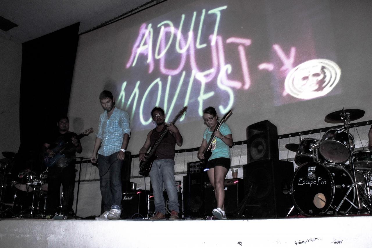 Henry Miller presenta: Noche Puerca