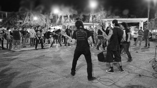 Henry Miller Presenta: Noche Corrosiva